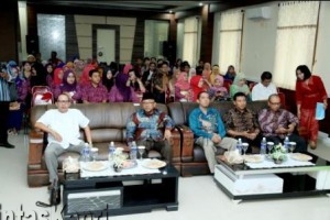 Lis Darmansyah, Walikota Tanjungpinang saat membuka acara Seminar Kesehatan, (13/9)