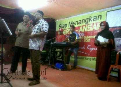 Cawagub Kepri nomor urut 2, Ansar Ahmad dan Walikota Tanjungpinang, Lis Darmansyah saat Dialog Bersama Warga Hang Tuah dan Bukit Raya, (07/11).