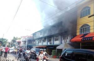 kebakaran di rumah makan Sweet, di Jl Bakar Batu no. 102C dan 102D, Kamis (11/11)