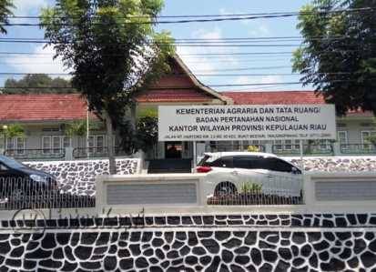 Kantor Kanwil BPN Kepri, tertutup saat jam dinas, Kamis (7/4) pagi