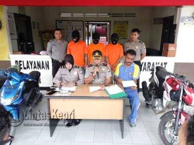 Kapolsek Bukit Bestari, Kompol A Mubin S saat Pers Release kasus Curanmor, di Polsek Bukit Bestari, Sabtu (14/5).